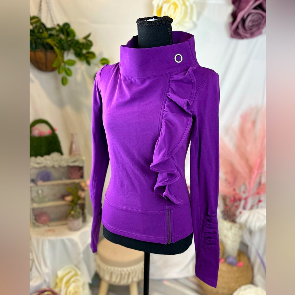 💜 Karma 💜 San Suu Ruffle Jacket in Purple. Size Small